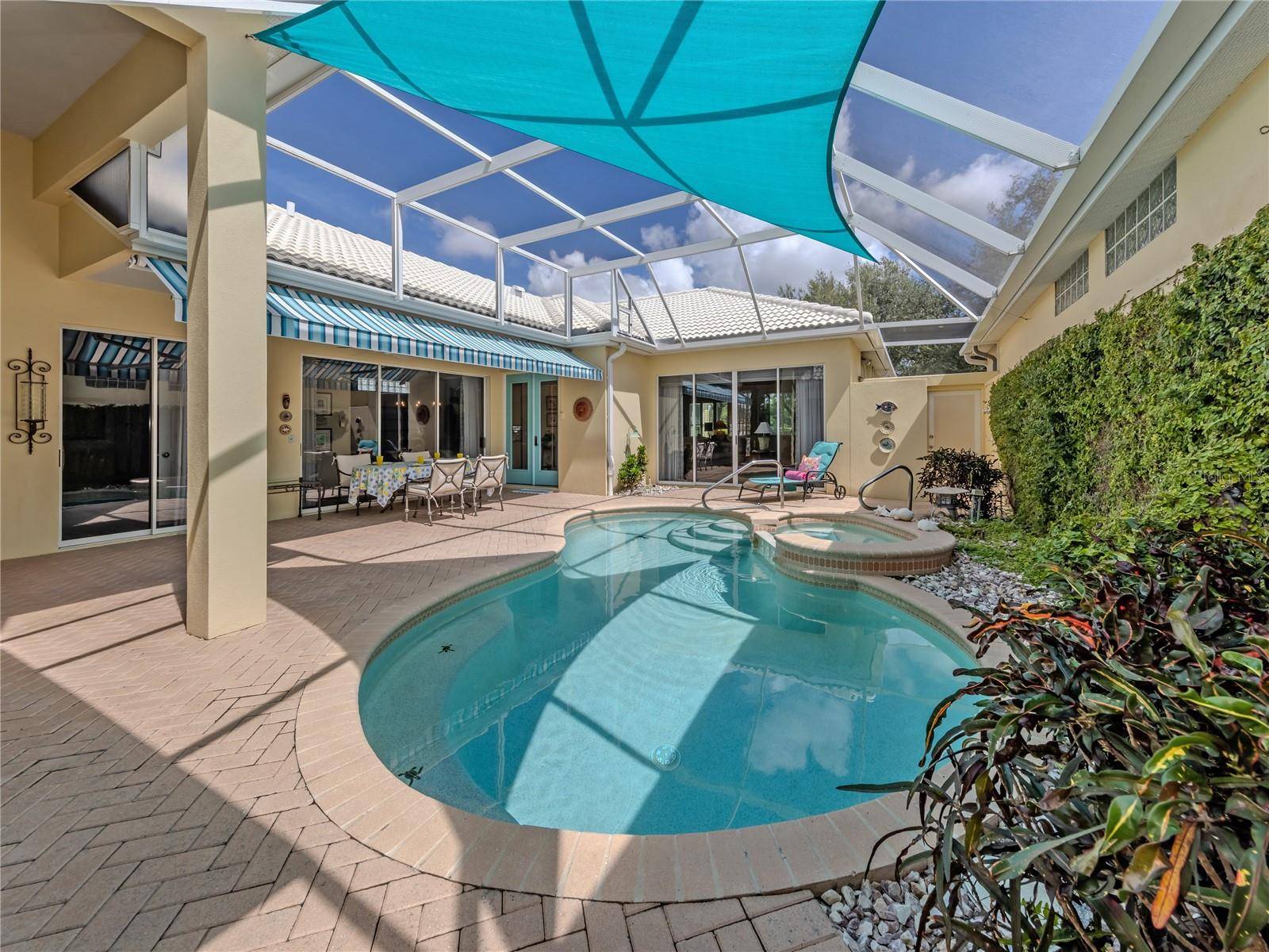 228 VESTAVIA DR, Venice, FL 34292