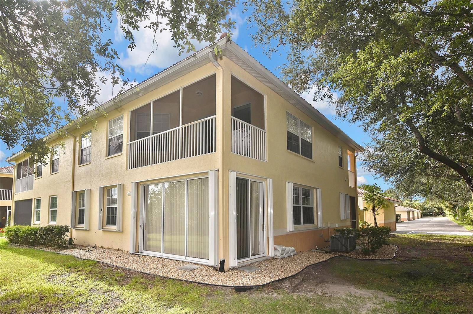 903 CASA DEL LAGO WAY #903, Venice, FL 34292
