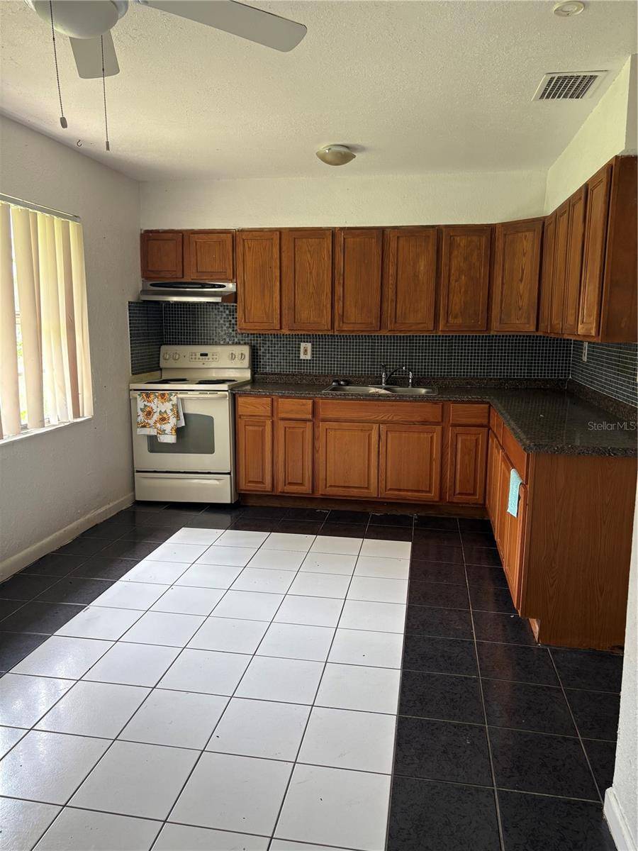 465 AUSTIN ST, Lake Wales, FL 33853