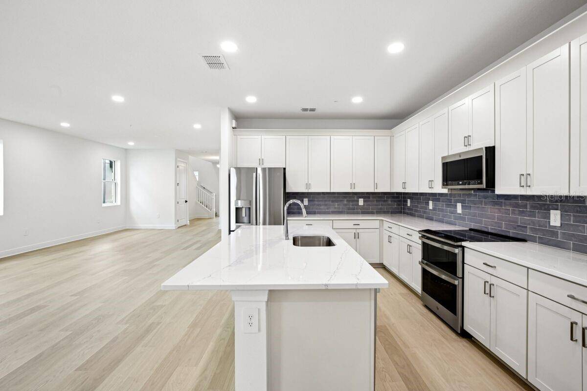 17824 BROADLEAF LOOP, Venice, FL 34293