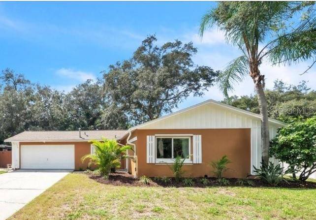 1818 LILLIAN AVE, Tarpon Springs, FL 34689