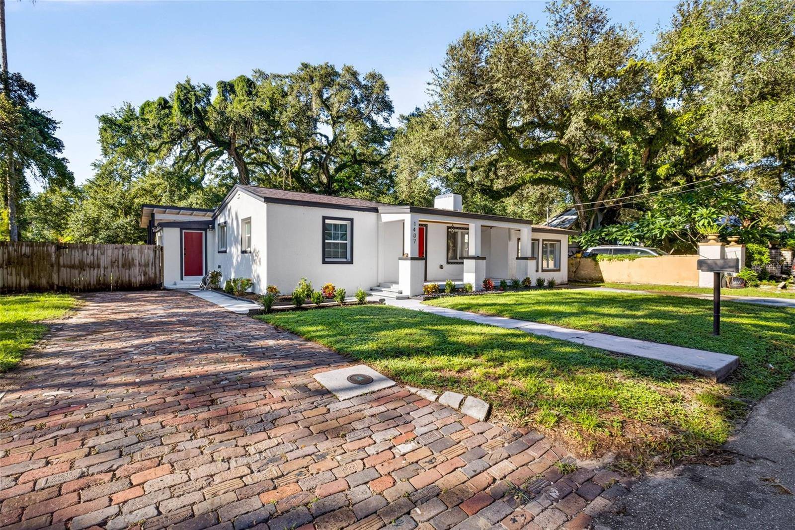 1407 E NORTH BAY ST, Tampa, FL 33603