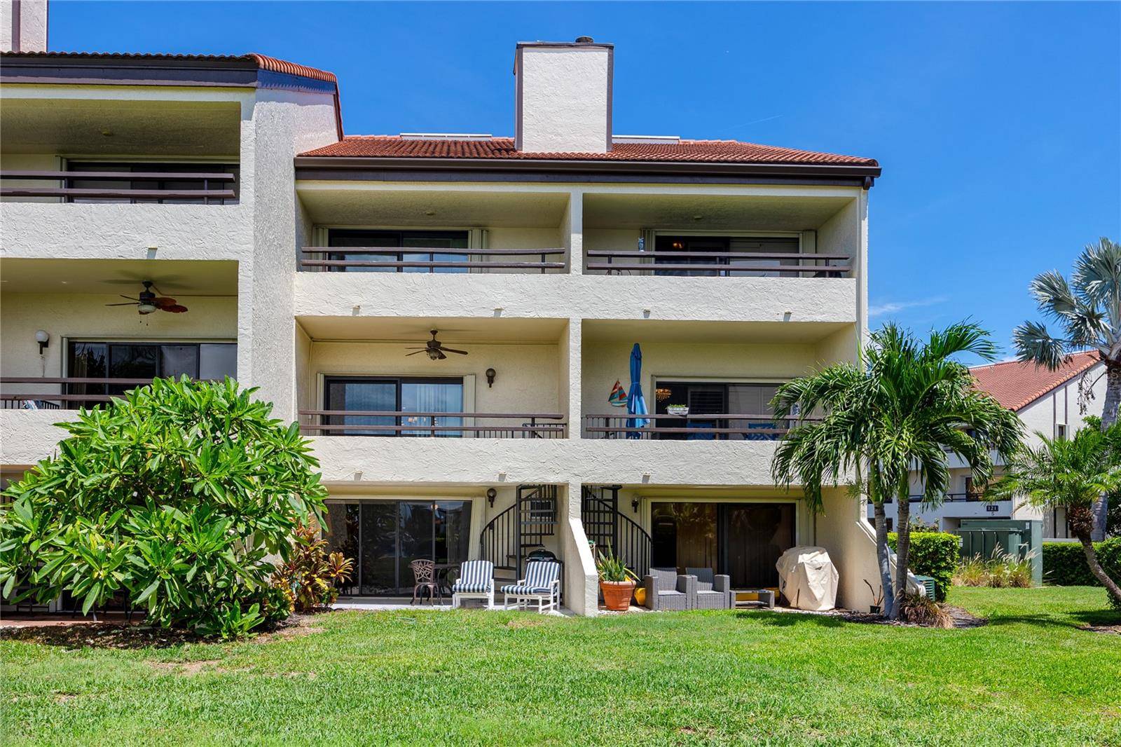 126 1ST ST E #102, Tierra Verde, FL 33715
