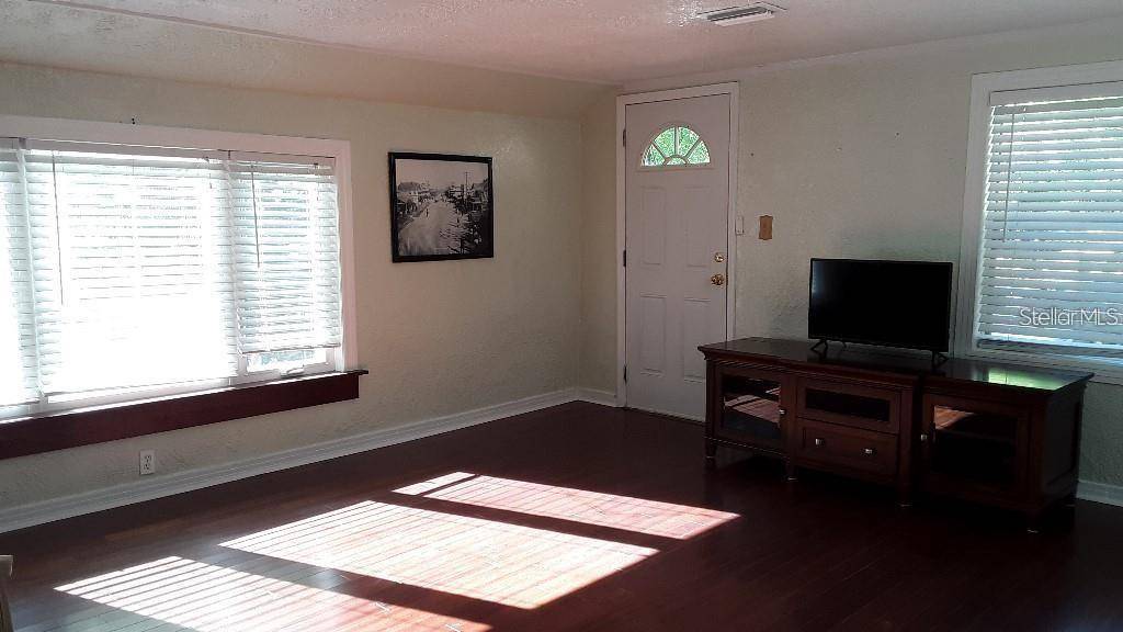 1714 E MULBERRY DR, Tampa, FL 33604