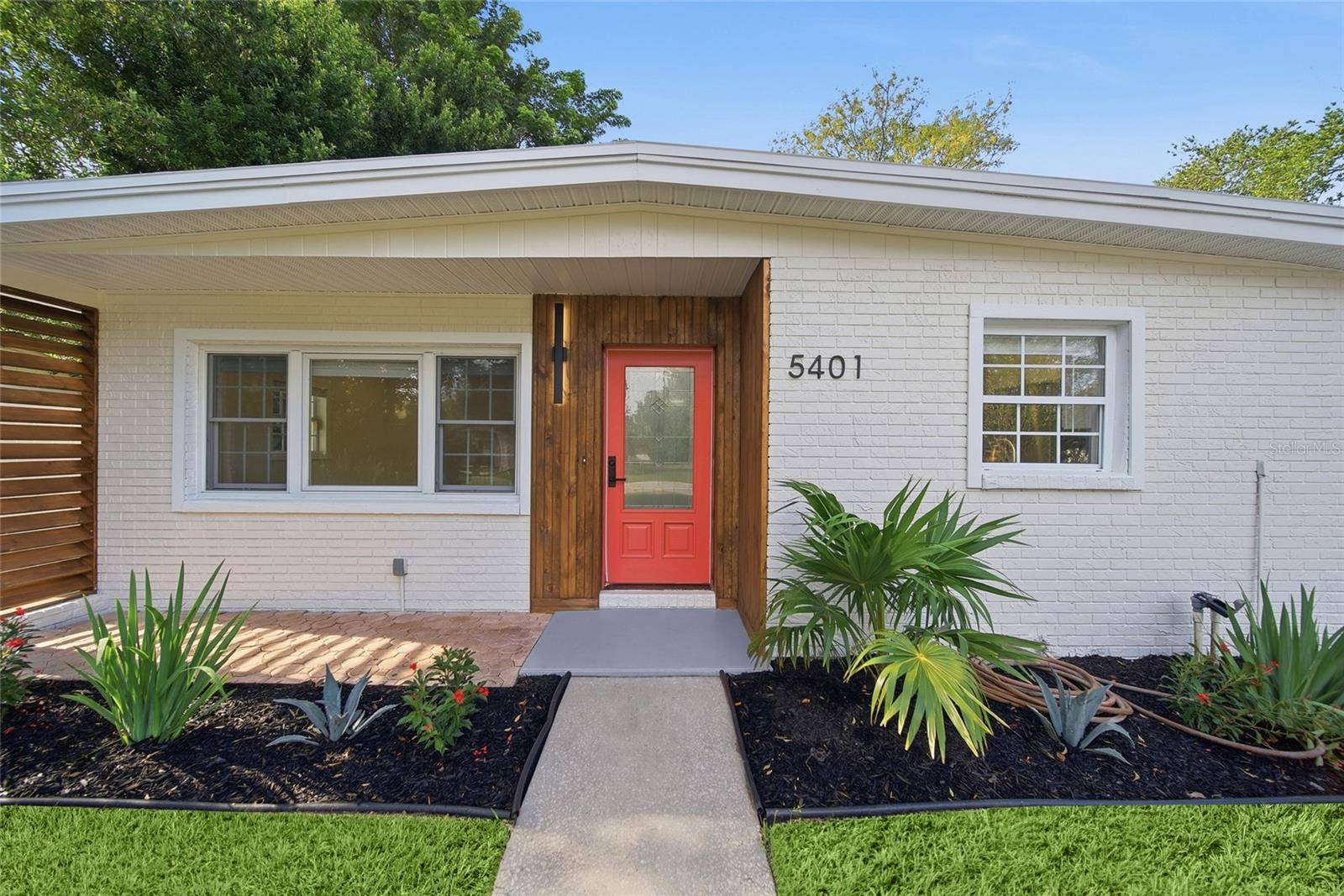5401 E 98TH AVE, Temple Terrace, FL 33617