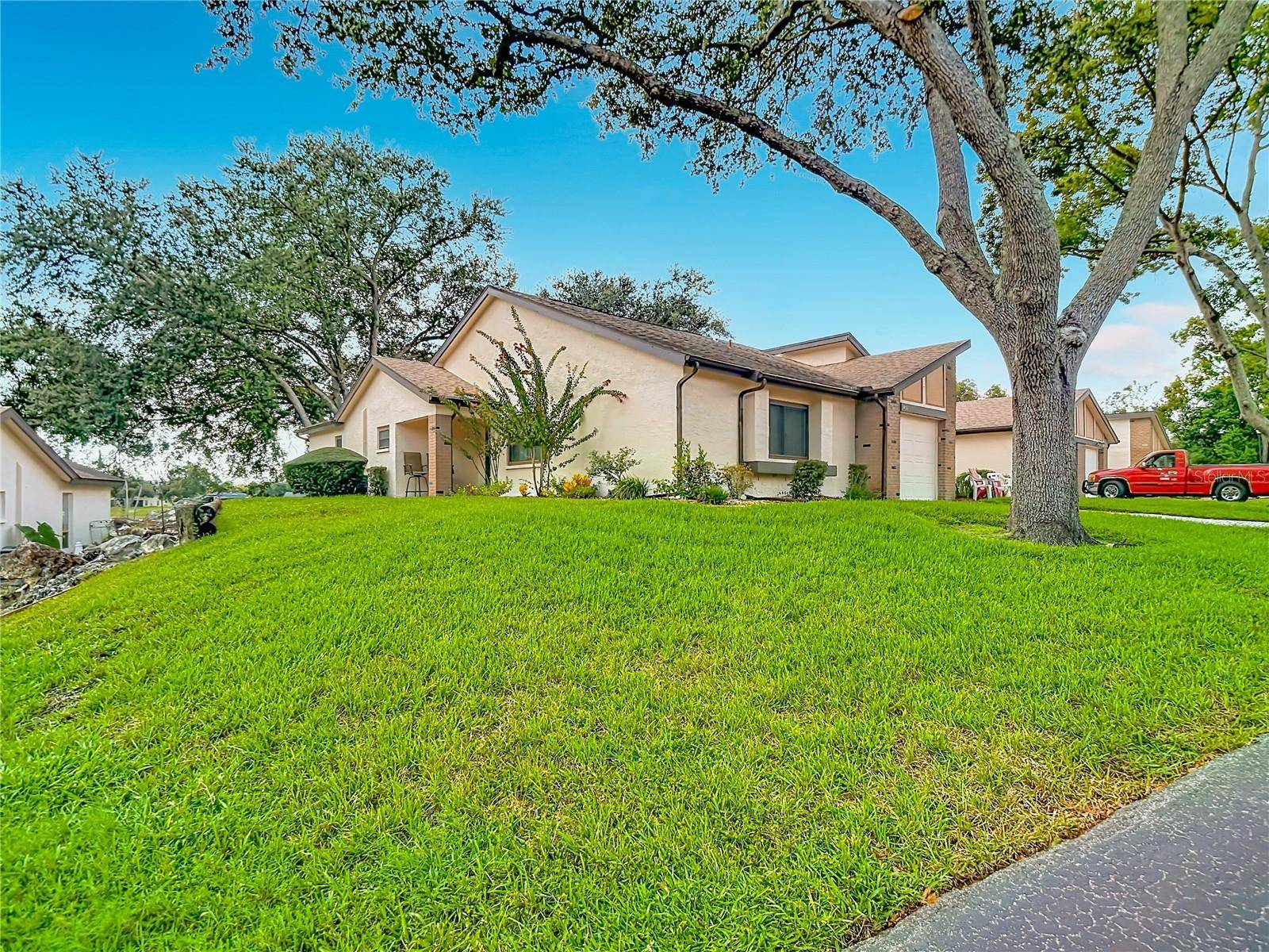 7406 HEATHER WALK DR, Weeki Wachee, FL 34613