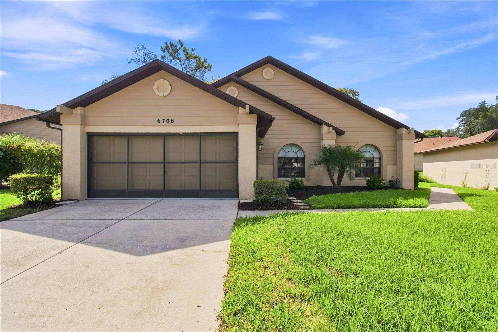 6706 OAK CLUSTER CIR, Spring Hill, FL 34606