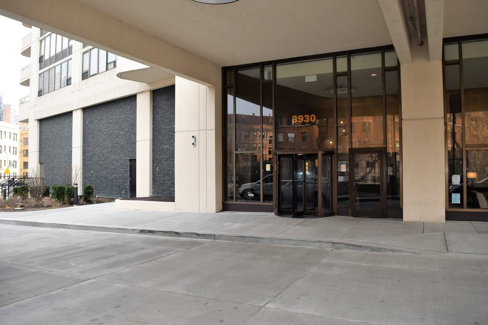 3930 N PINE GROVE AVE #608, Chicago, IL 60613