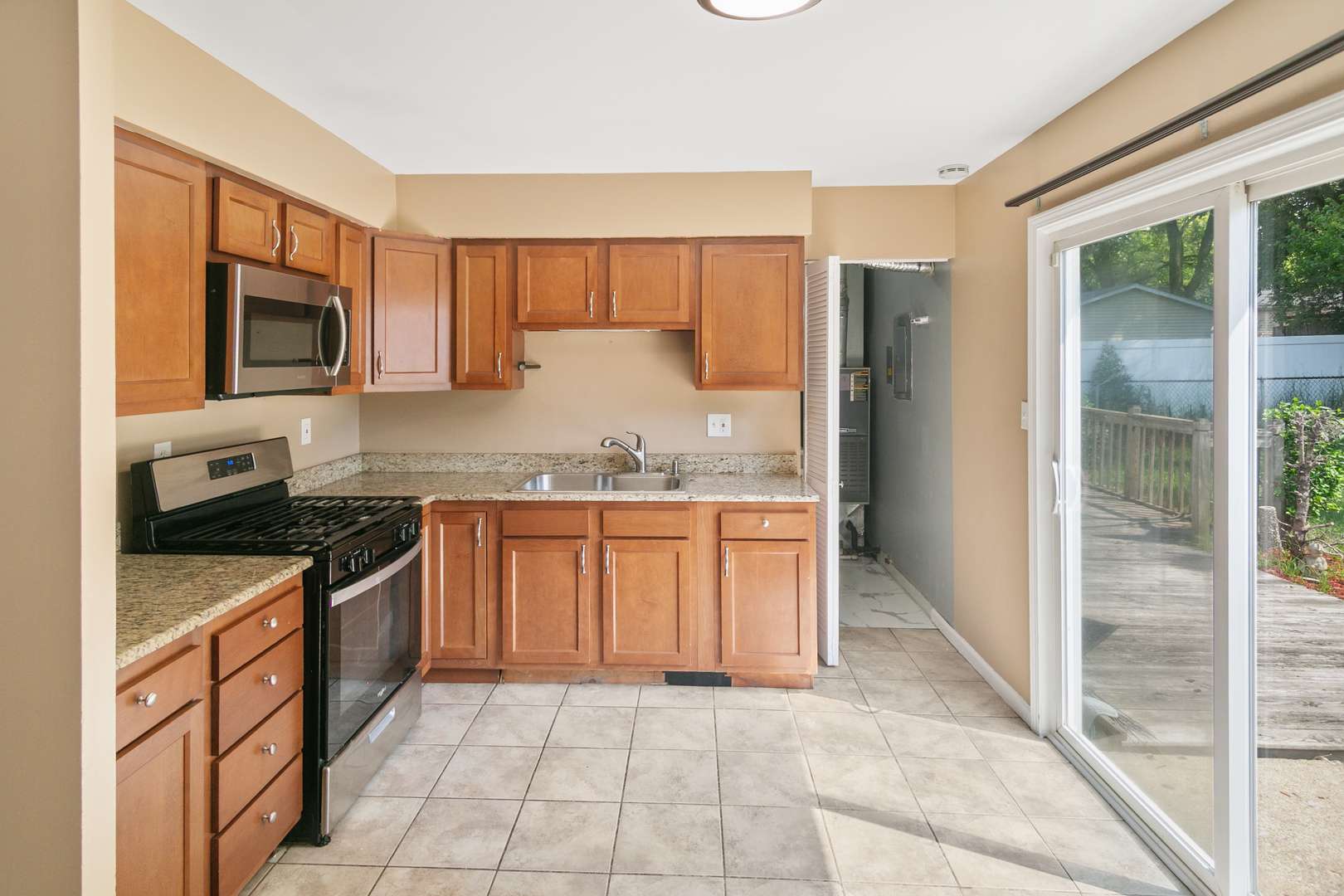 164 Galewood DR, Bolingbrook, IL 60440