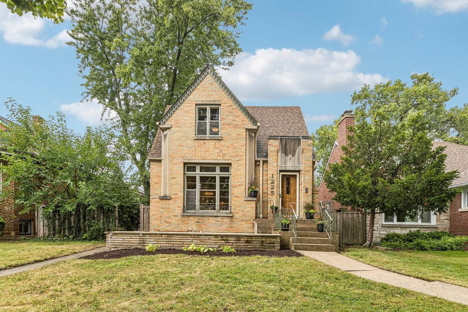1225 N Grove AVE, Oak Park, IL 60302