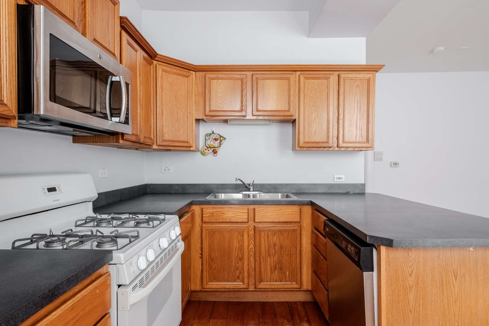 1470 W Huron ST #3F, Chicago, IL 60642