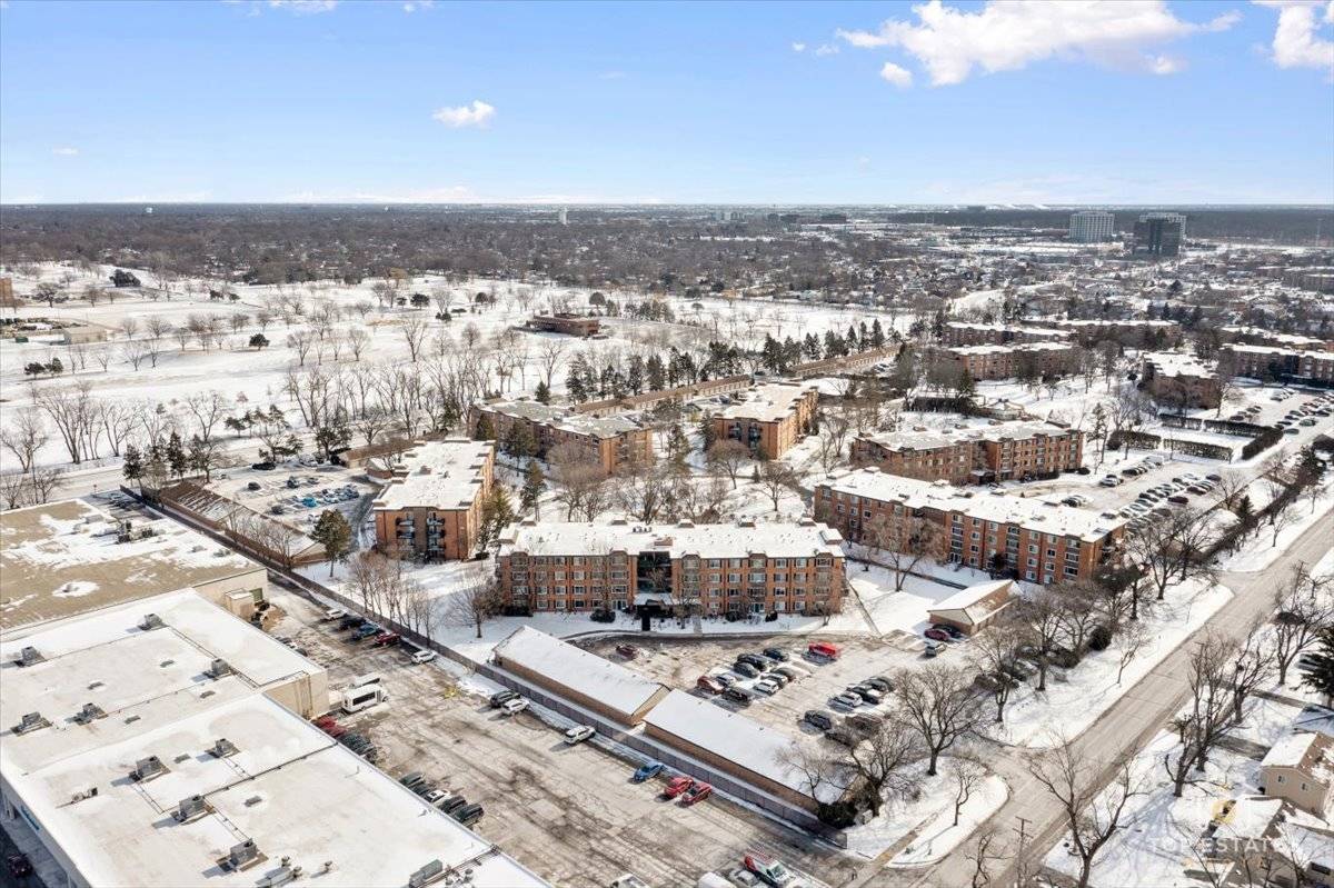 1107 S OLD WILKE RD #208, Arlington Heights, IL 60005