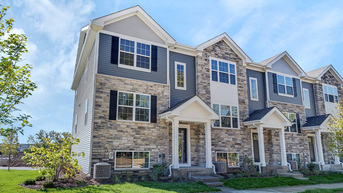 1313 Foxglove DR, Bartlett, IL 60103