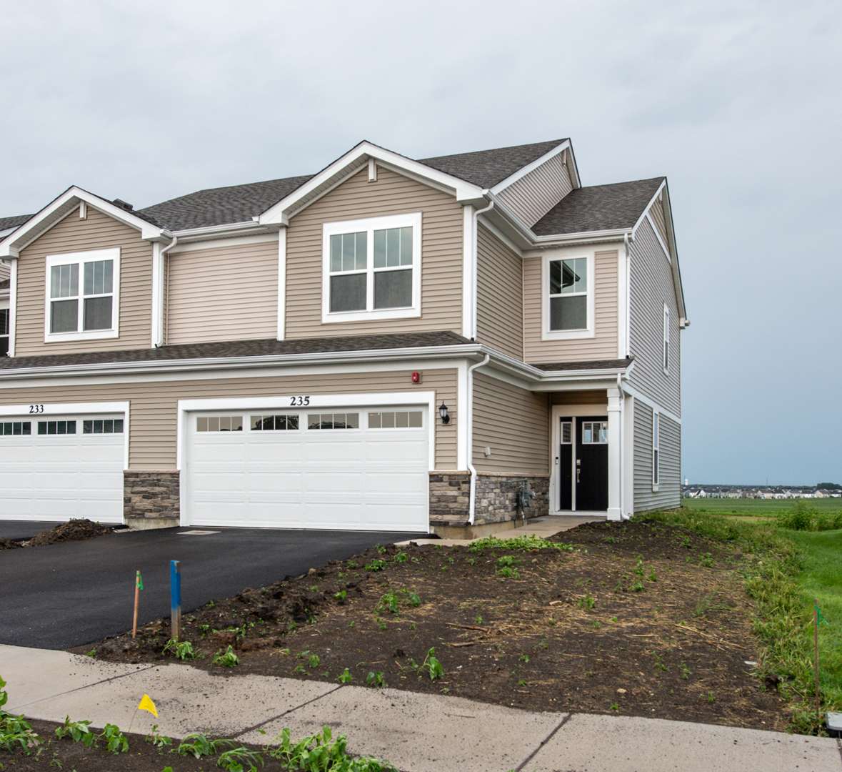235 Cooney WAY, Oswego, IL 60543