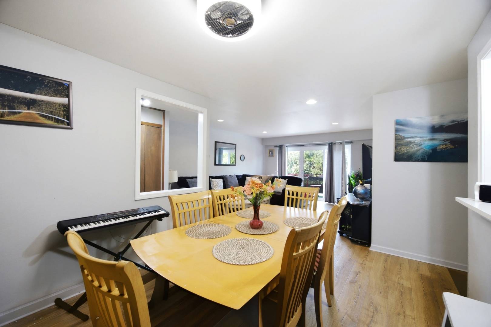 731 E Fullerton AVE #204, Glendale Heights, IL 60139