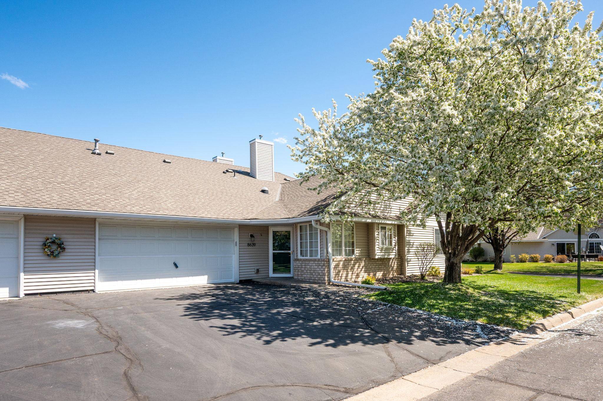 8639 Prestwick LN N, Brooklyn Park, MN 55443