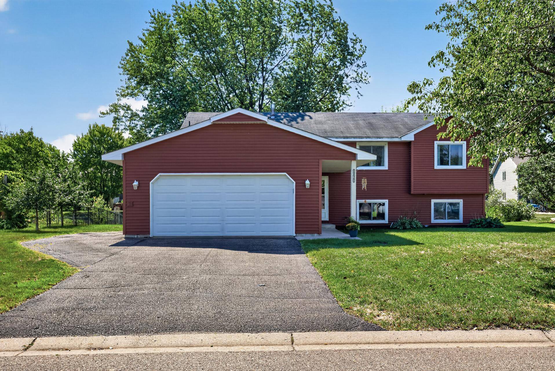 8068 Lower 147th ST W, Apple Valley, MN 55124
