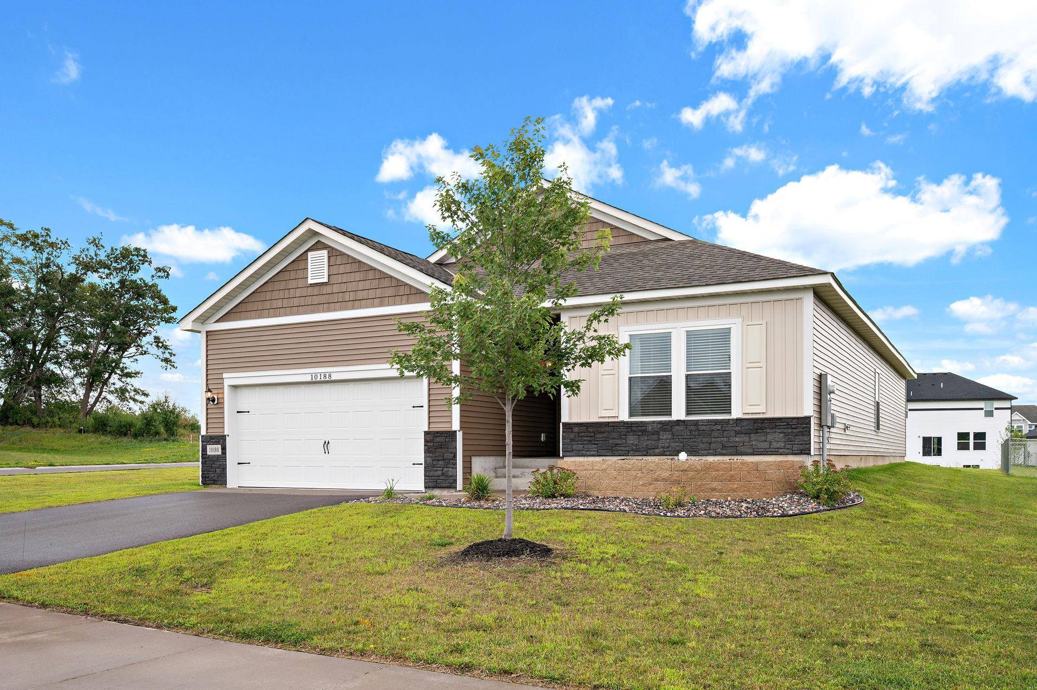 10188 Twin Lakes Pkwy NW, Elk River, MN 55330