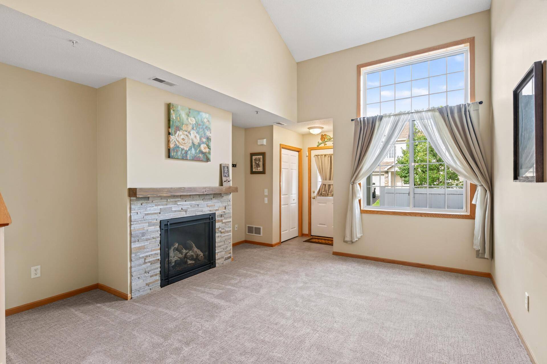 6421 Lakota TRL, Lino Lakes, MN 55014