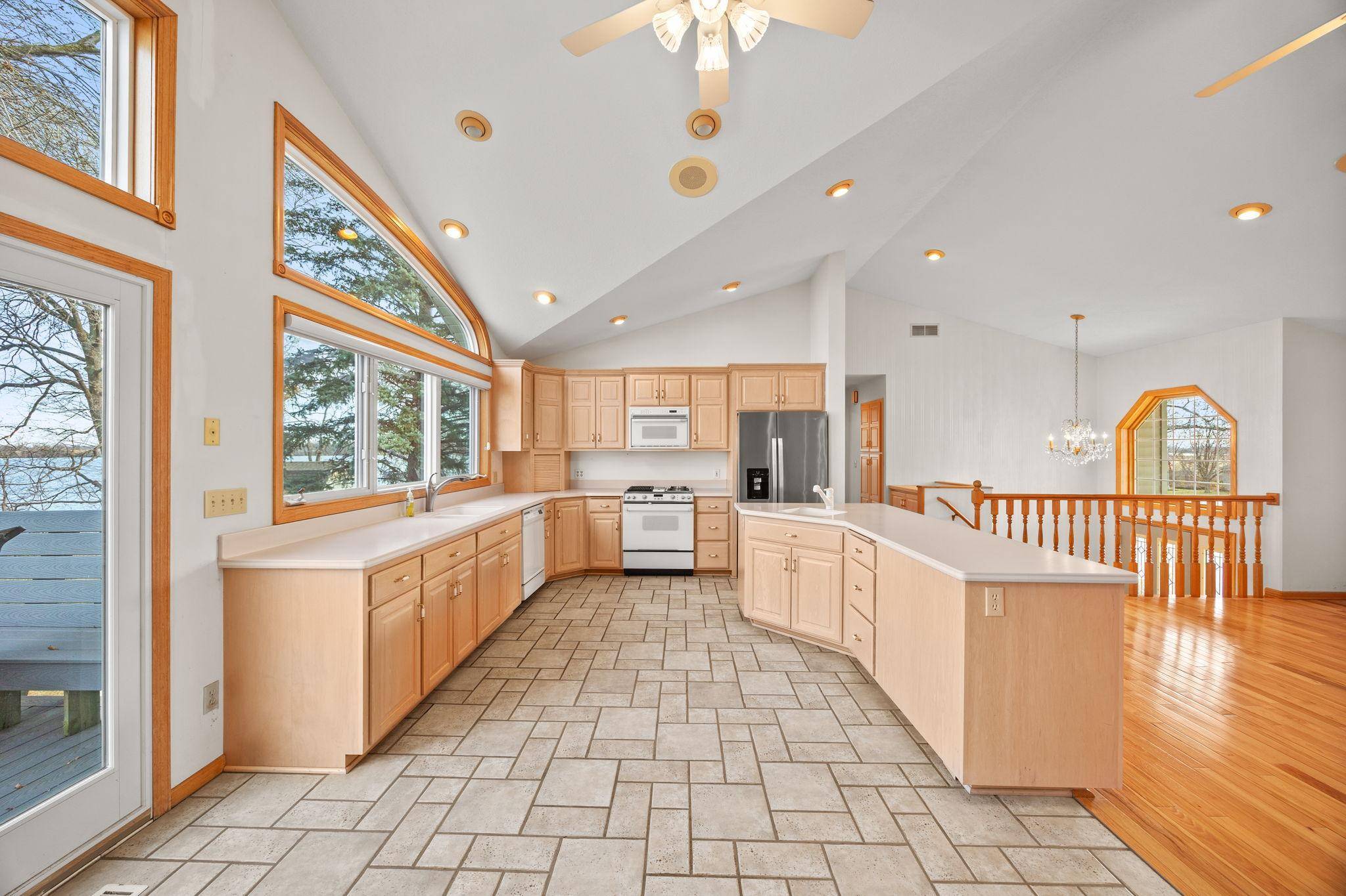 362 S Shore DR, Winsted, MN 55395