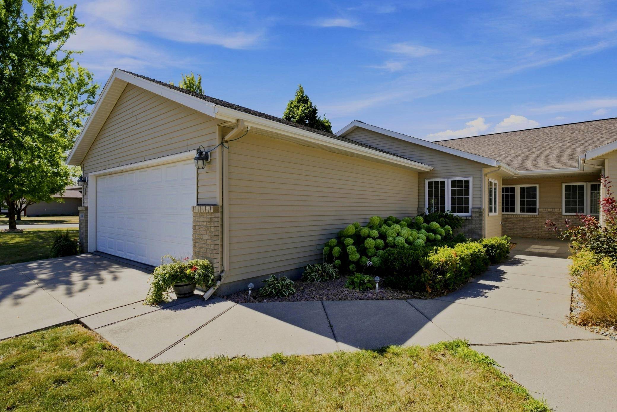 3595 Harrison ST S, Fargo, ND 58104