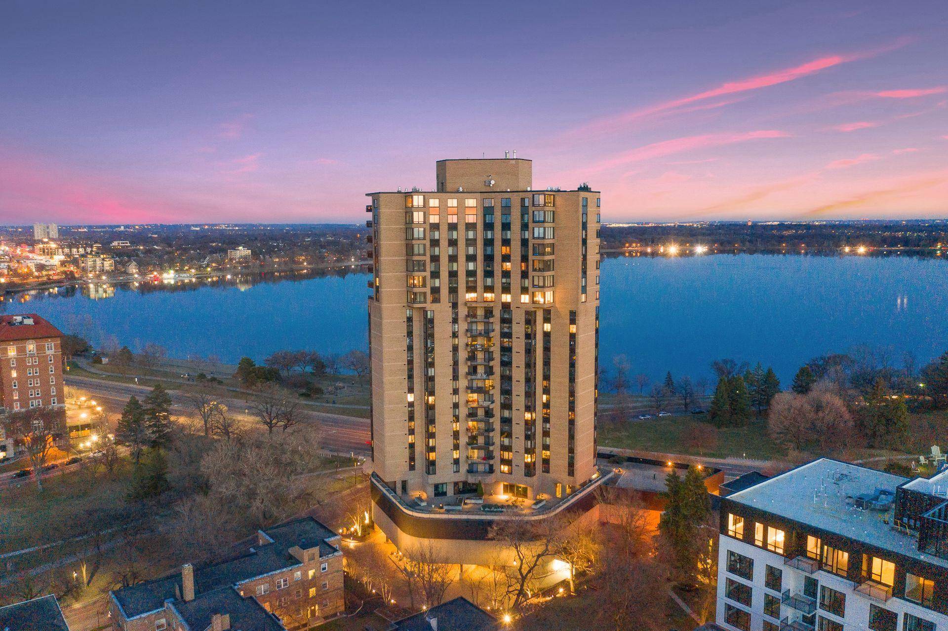 2950 Dean Pkwy #1805, Minneapolis, MN 55416
