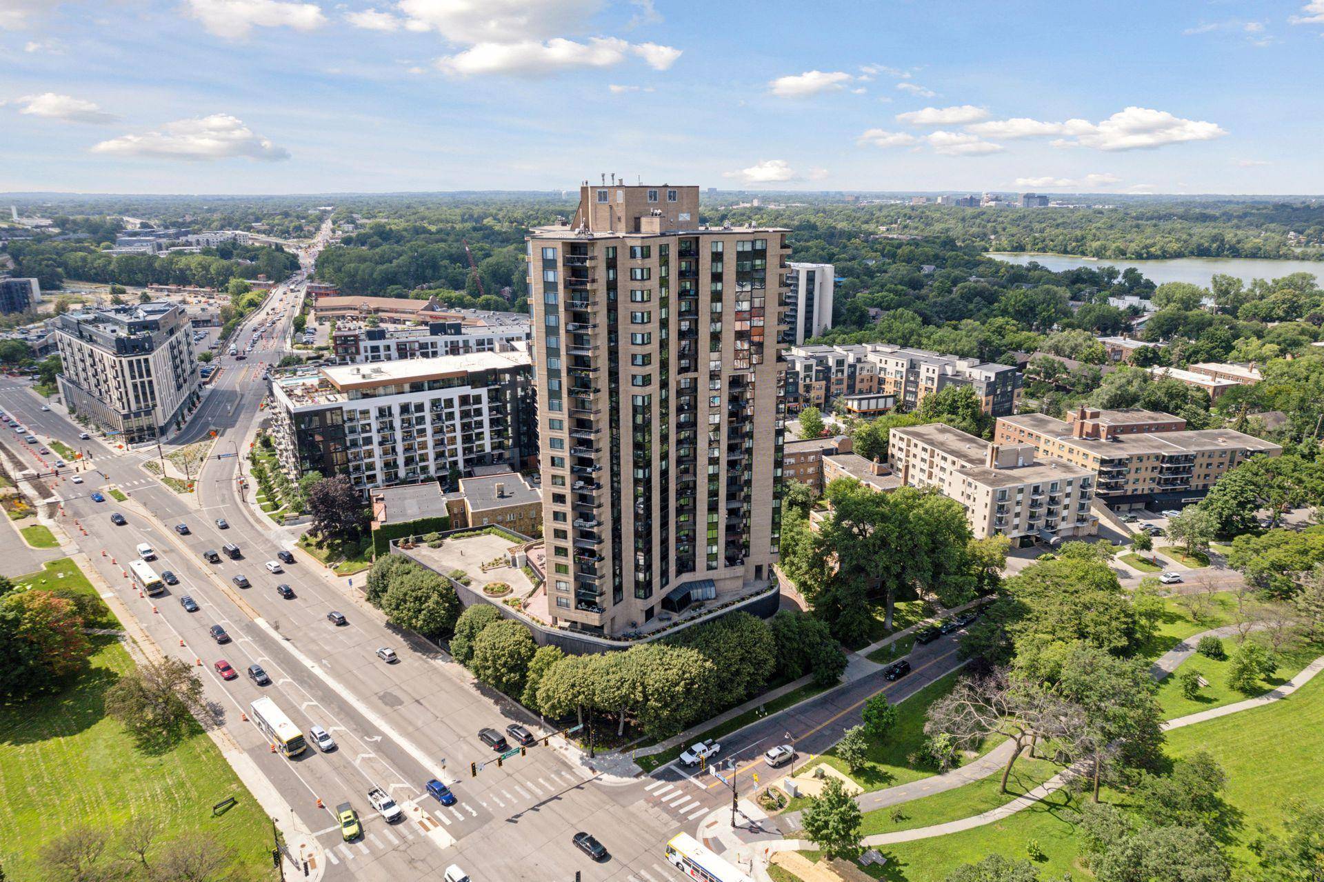 2950 Dean Pkwy #1805, Minneapolis, MN 55416