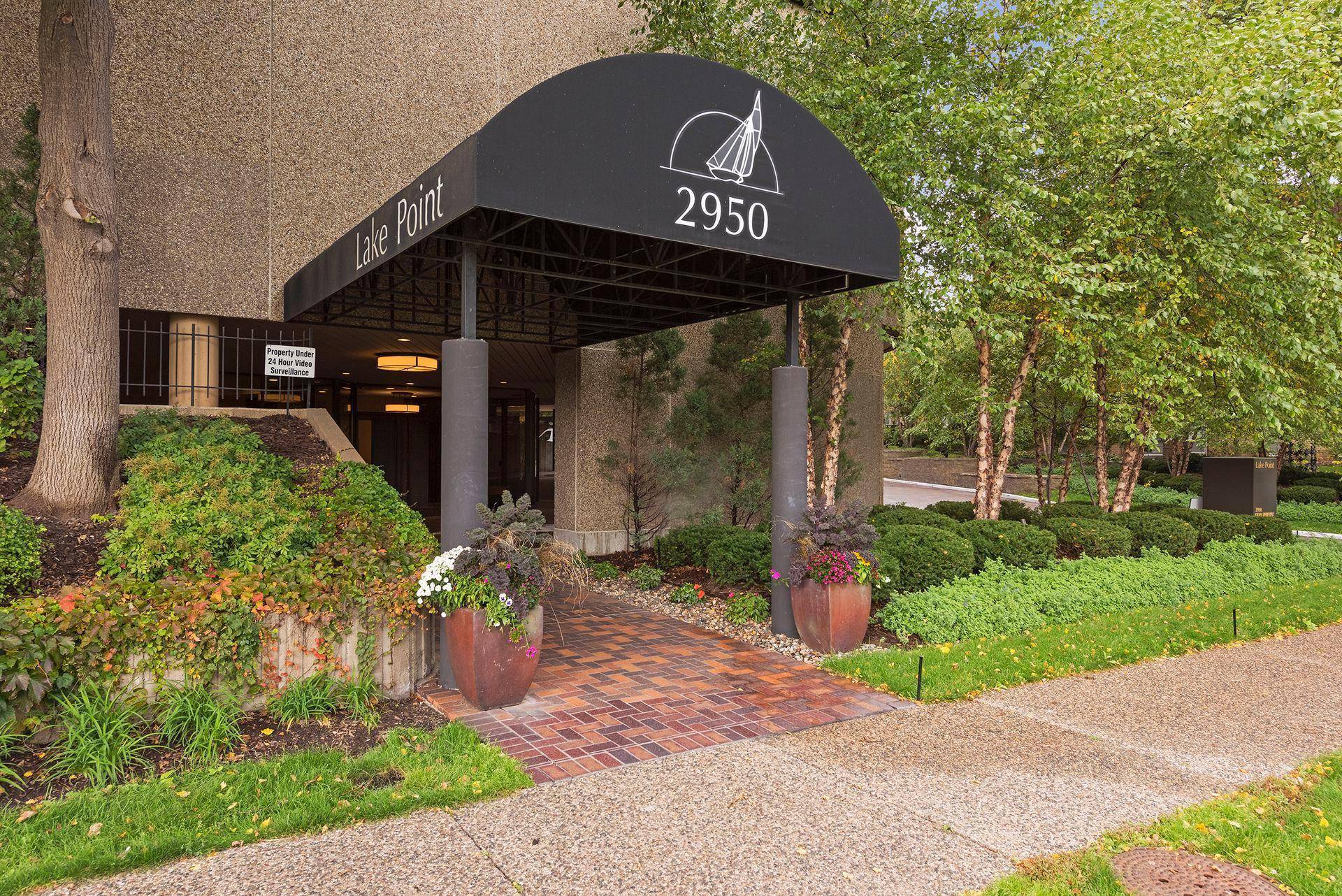 2950 Dean Pkwy #1805, Minneapolis, MN 55416