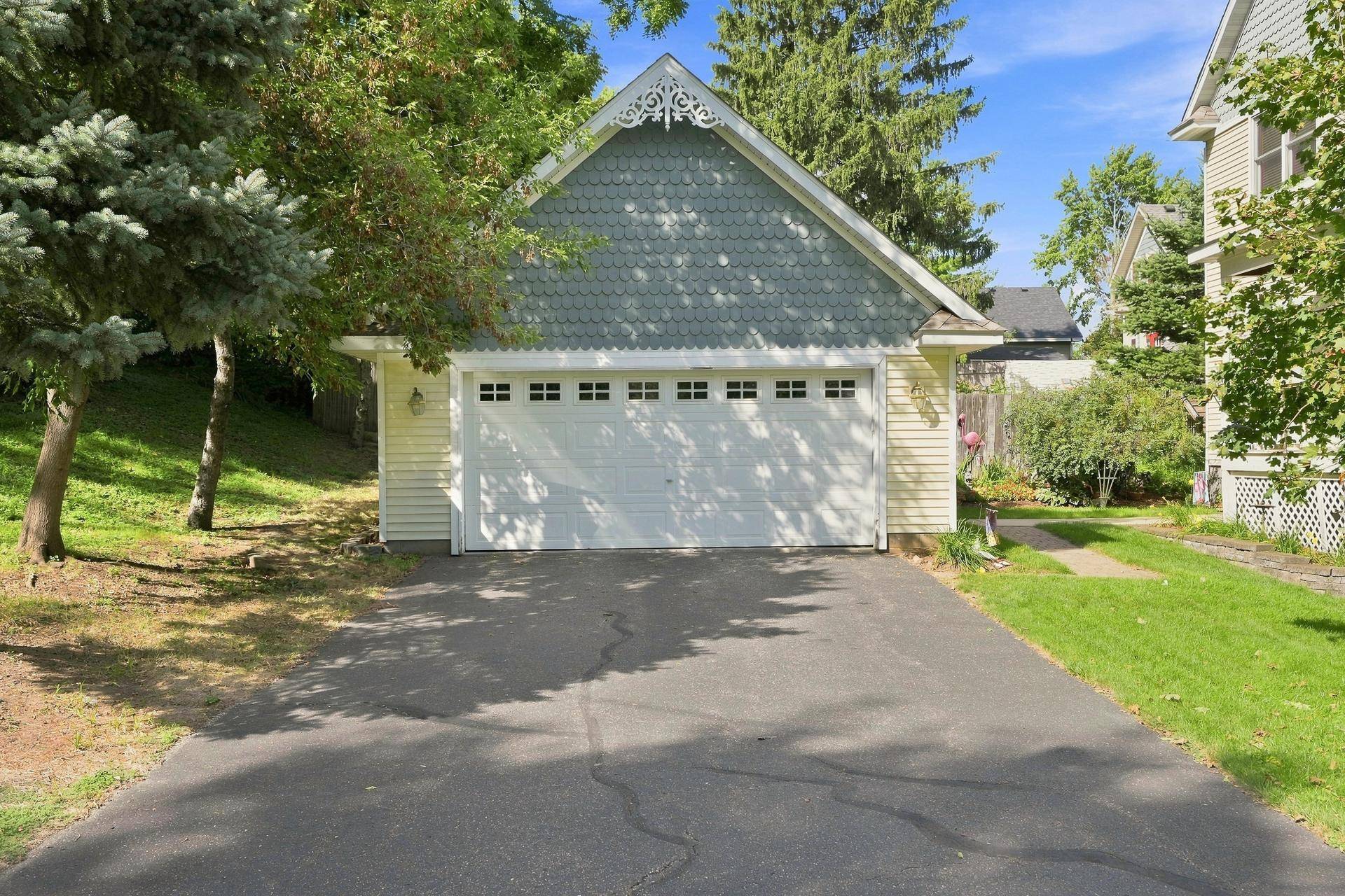 1402 4th ST N, Stillwater, MN 55082