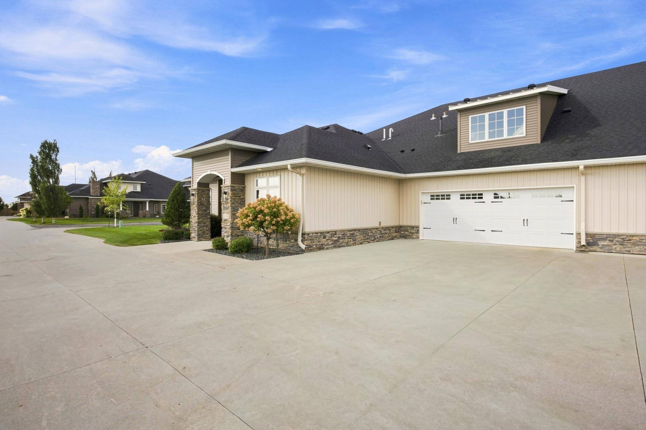 5074 Prosperity WAY S, Fargo, ND 58104