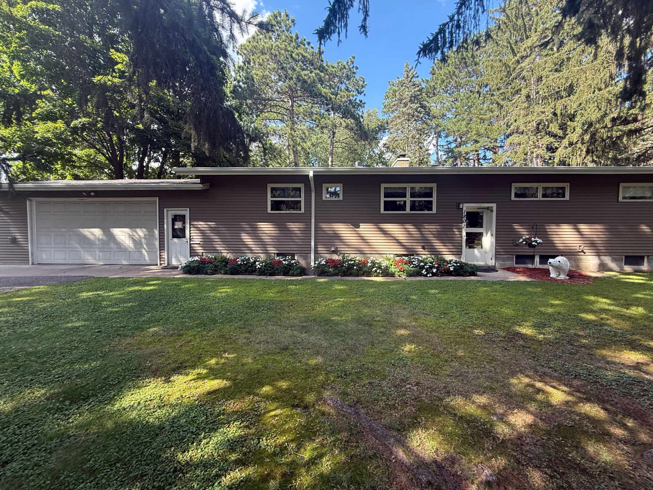 1807 Birch Lake AVE, White Bear Lake, MN 55110