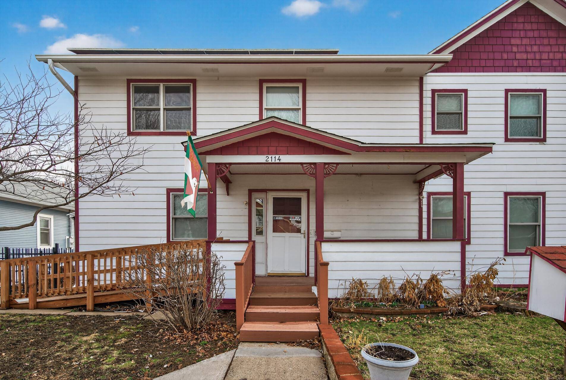 2114 Queen AVE N, Minneapolis, MN 55411