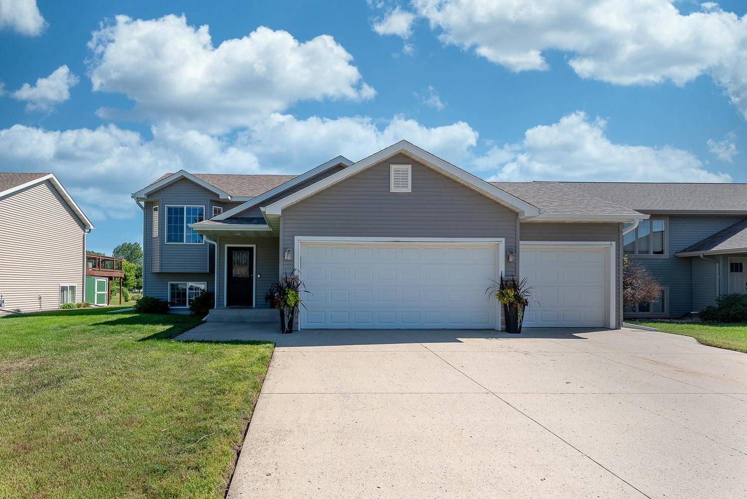109 Pinehurst DR, Mankato, MN 56001
