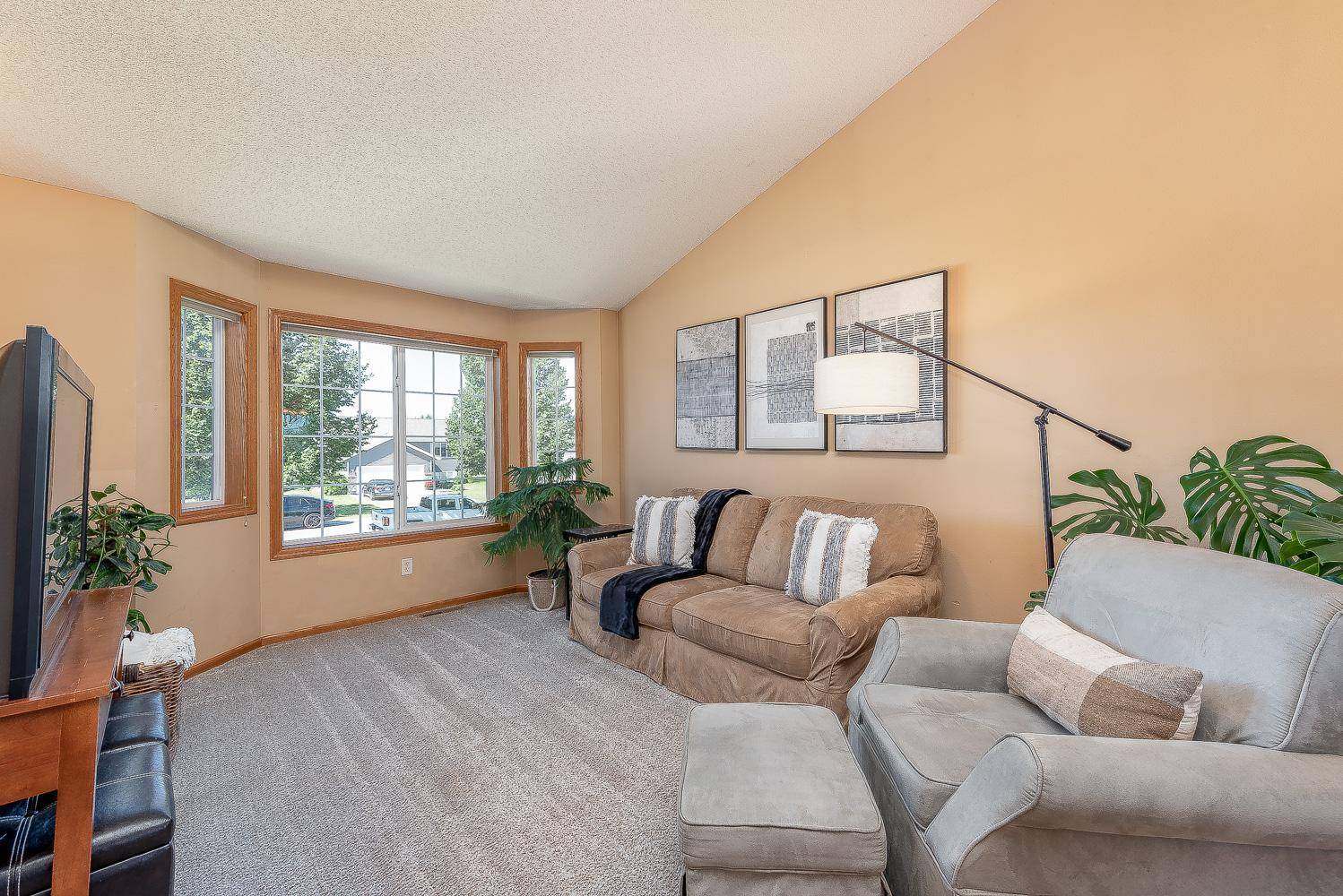 109 Pinehurst DR, Mankato, MN 56001