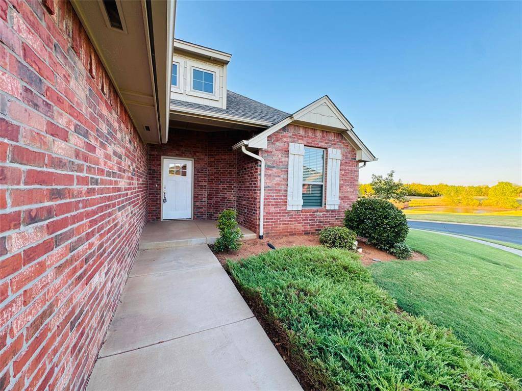509 Texoma DR, Edmond, OK 73025