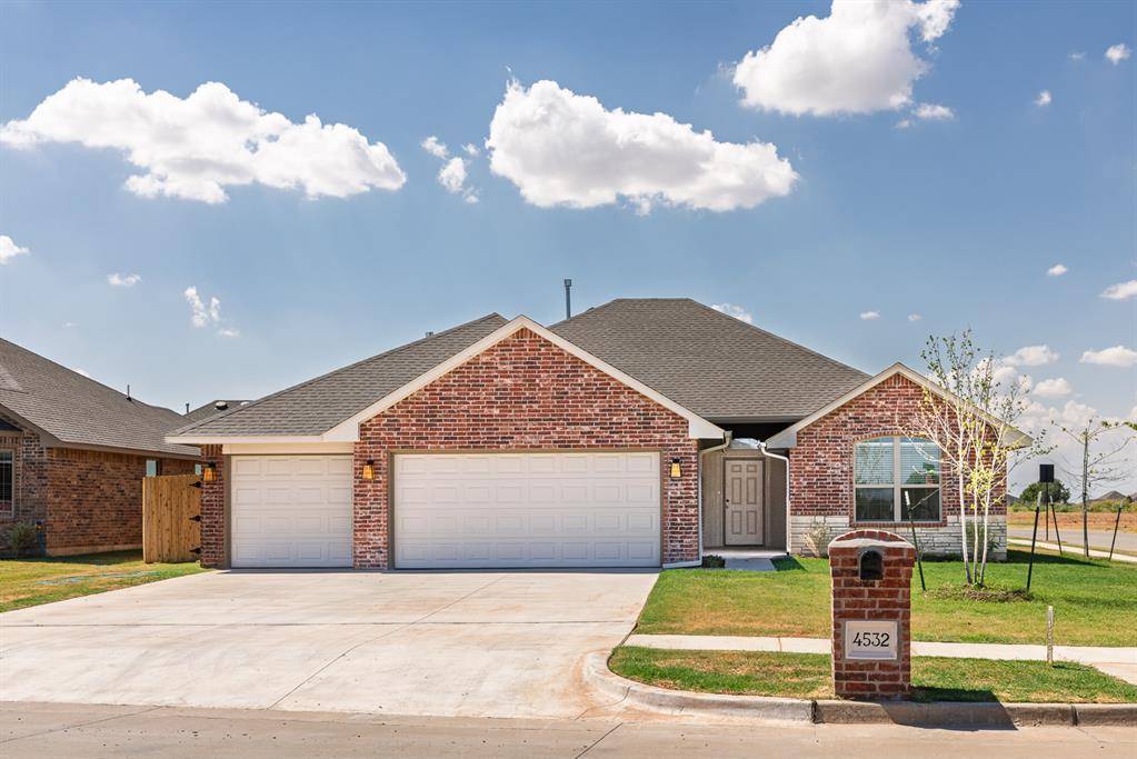 4532 Adobe CT, Yukon, OK 73099