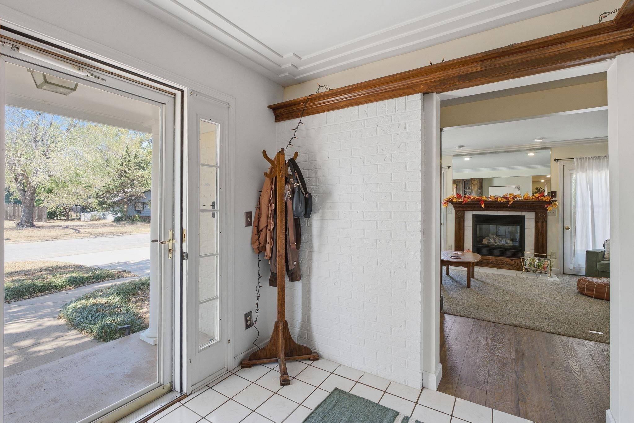 842 N Acadia, Wichita, KS 67212