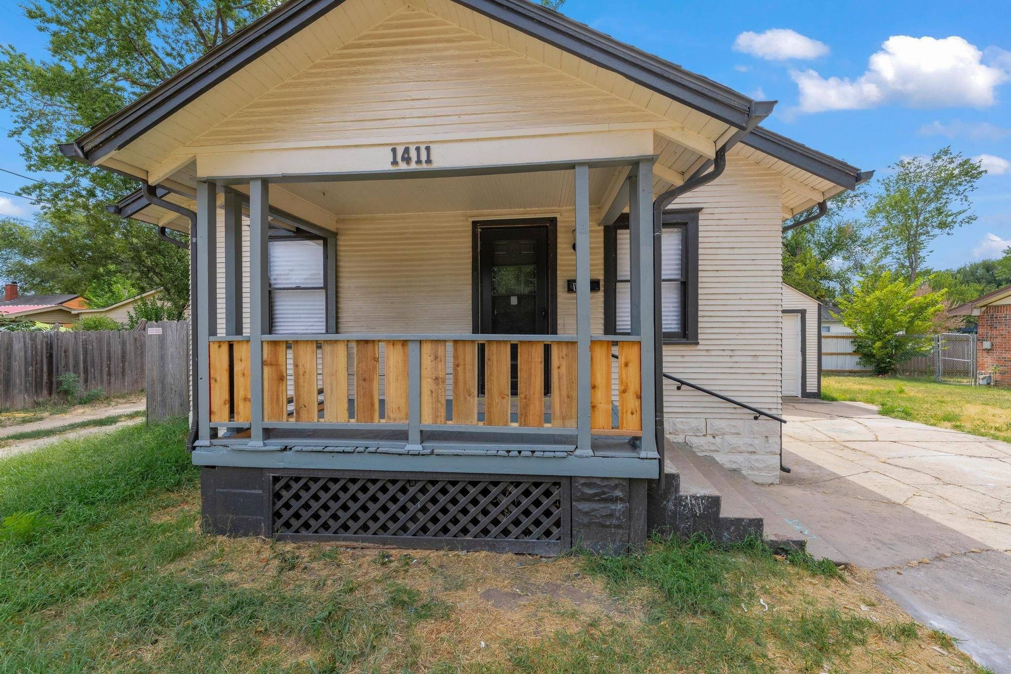 1411 E Boston, Wichita, KS 67211