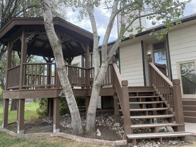 328 Campus Ct, North Newton, KS 67117