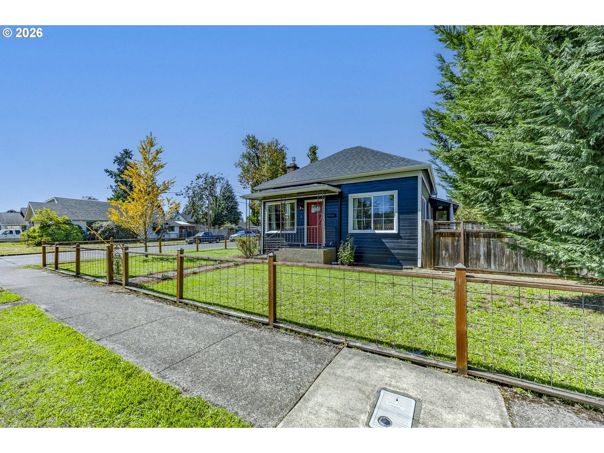 545 S 8TH ST, Cottage Grove, OR 97424