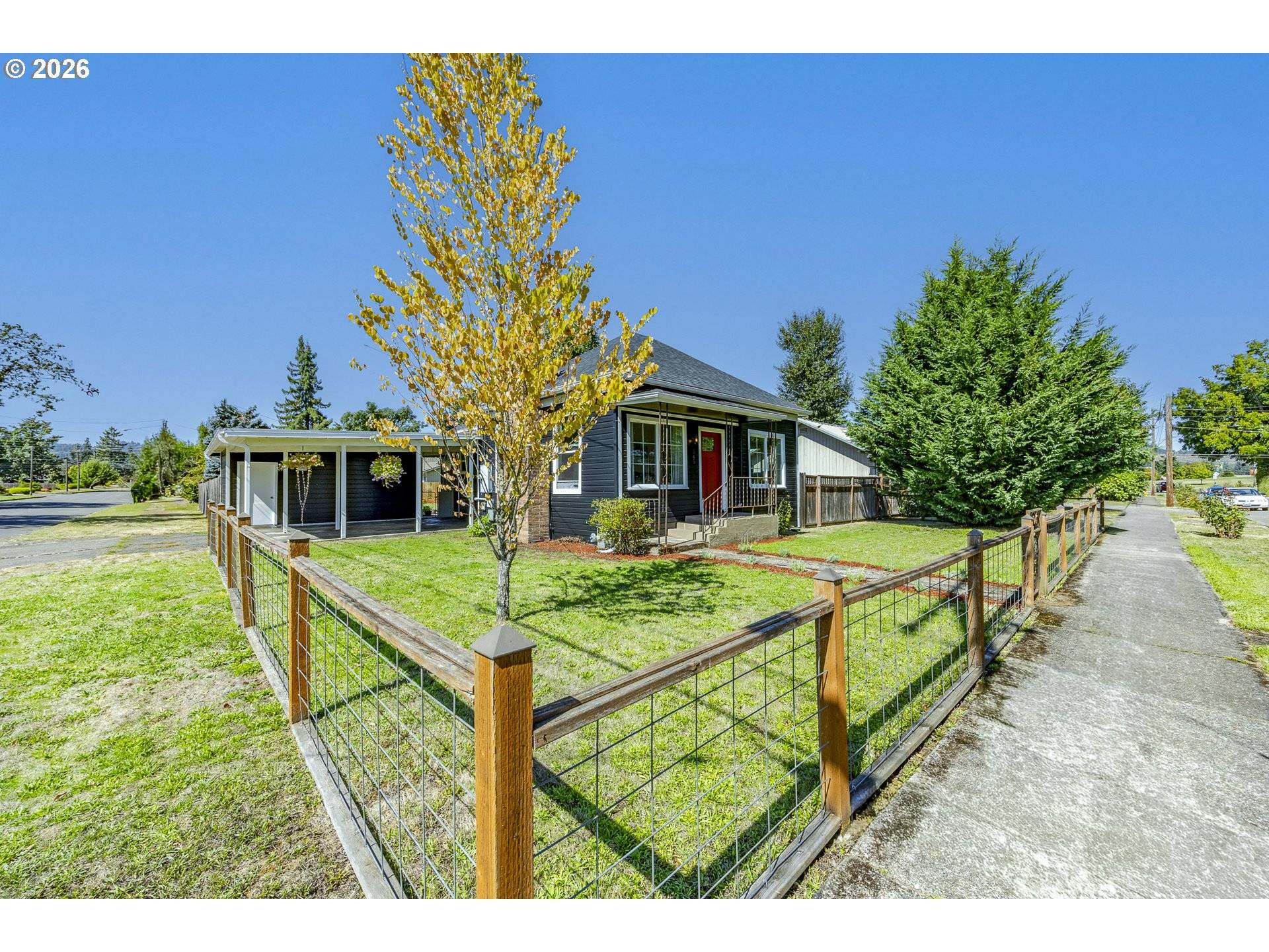 545 S 8TH ST, Cottage Grove, OR 97424