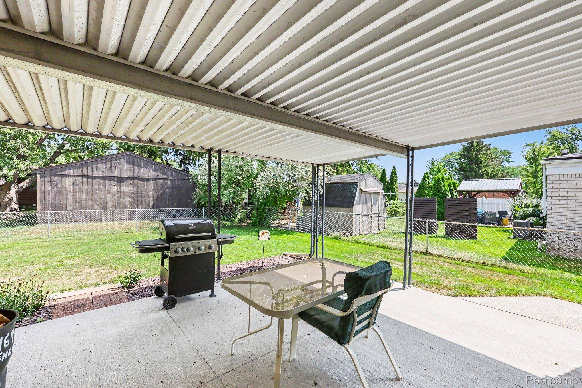31694 Cindy, Fraser, MI 48026