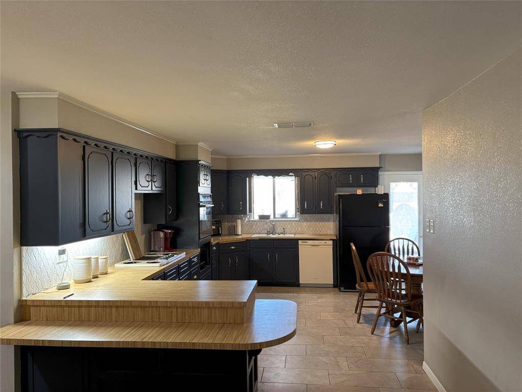 1405 N Prairie Wind Boulevard, Stephenville, TX 76401