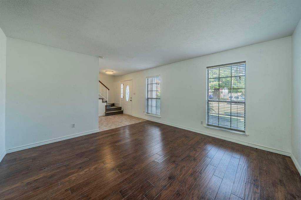 2321 Warwick Avenue, Grand Prairie, TX 75052