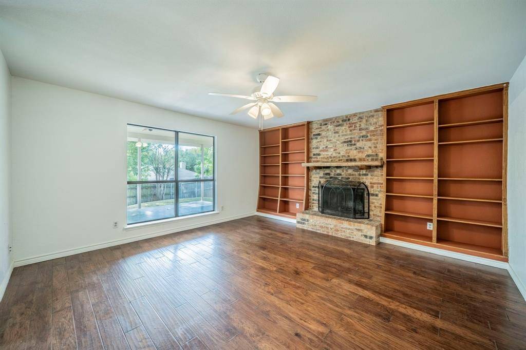 2321 Warwick Avenue, Grand Prairie, TX 75052