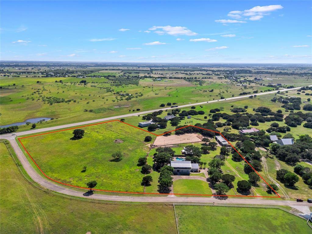 1010 Chapman Road, Crawford, TX 76638