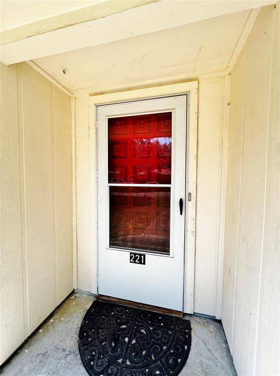 221 Connie Drive, Desoto, TX 75115