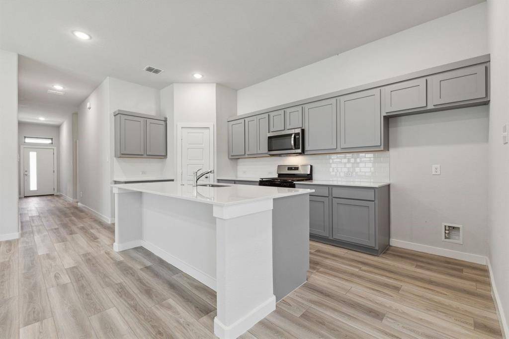 1326 Capecastle Lane, Forney, TX 75126
