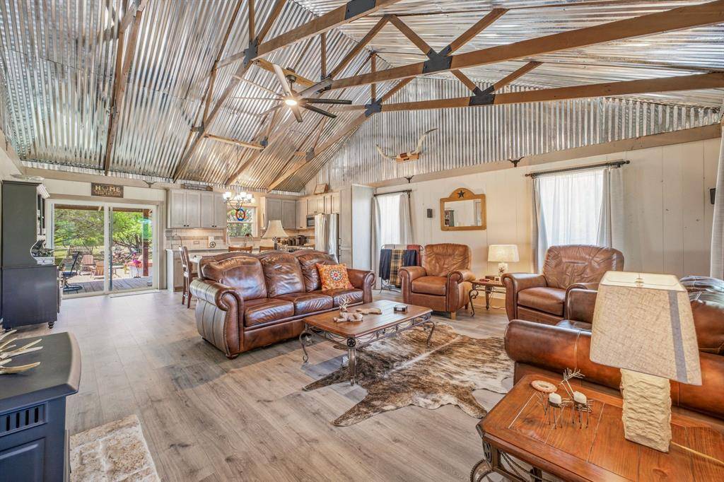 1271 Private 2120 Road, Meridian, TX 76665