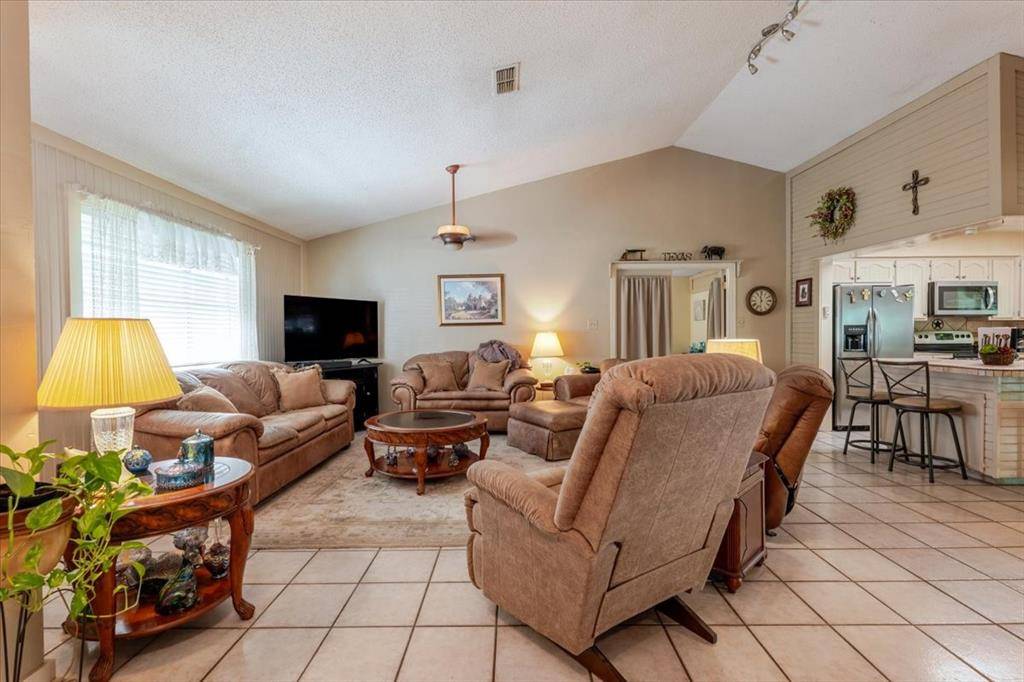 3908 Bandera Drive, De Cordova, TX 76049